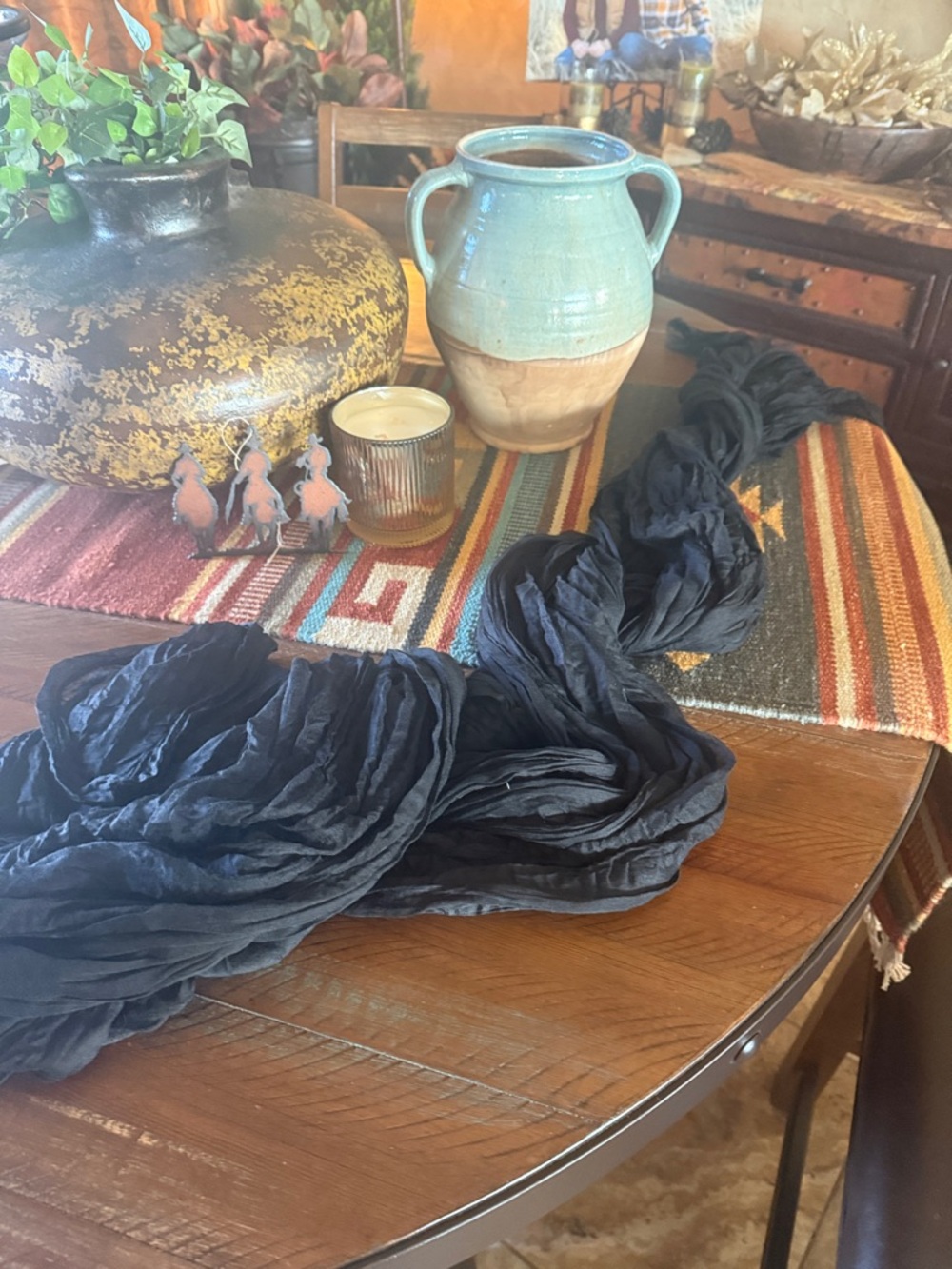 Crinkled Black Table Runner - Picture 3 of 5